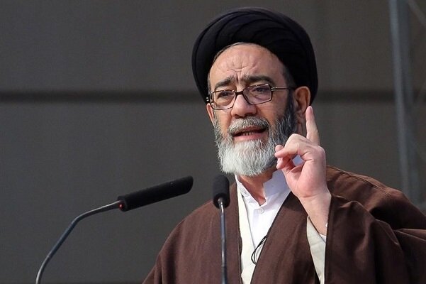 بسیج بهترین مدافع انقلاب است