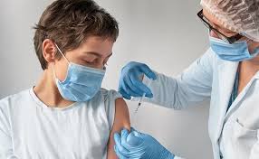 آغاز تزریق واکسن پاستوکووک به دانش آموزان آذربایجان شرقی