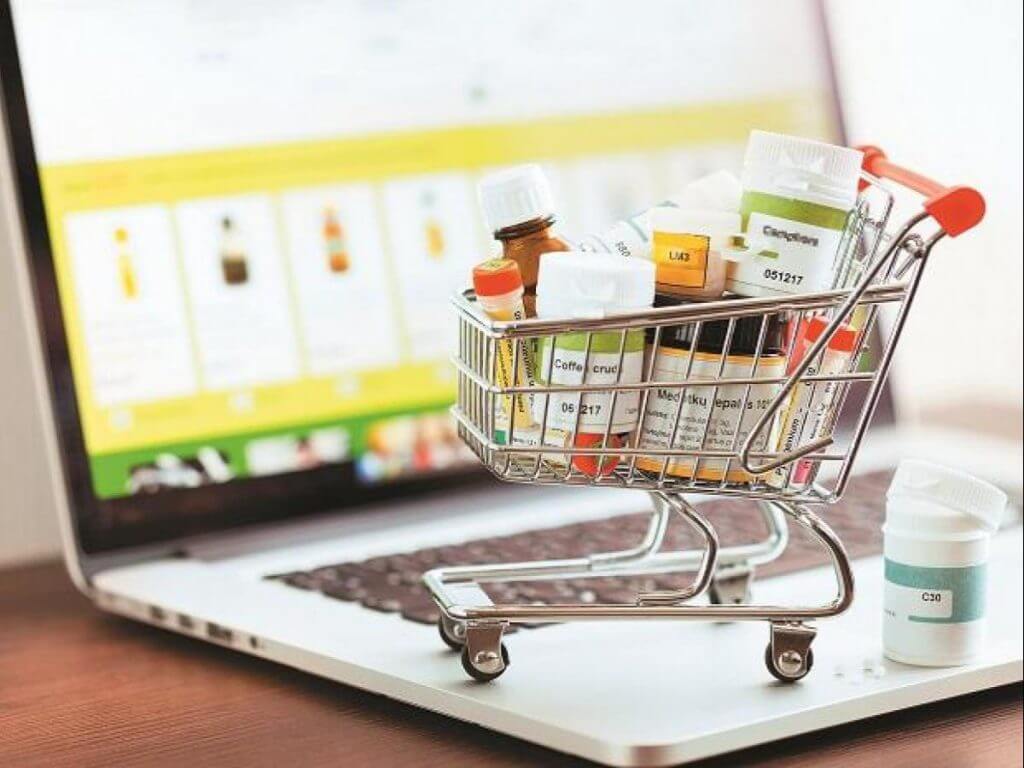 از اینترنت دارو نخرید/ رصد فضای مجازی برای برخورد با دارو فروشان آنلاین