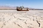 دریاچه ارومیه به نمک نشست