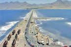 پل میان‌گذر دریاچه ارومیه باید اصلاح شود