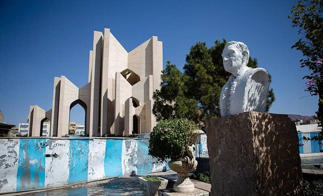 درهای مقبرهالشعرا برای مردم باز شد