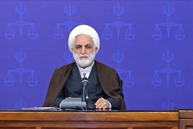 فقط کسانی که به خیابان آمدند مجرم نیستند، مشوقان هم مجرم‌اند