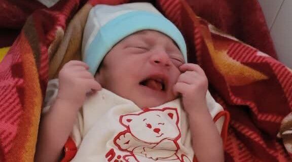 پذیرش نوزاد رها شده تبریزی در شیرخوارگاه احسان