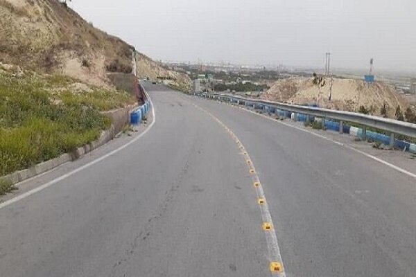 اجرای نصب گل میخ و ایمن سازی در مسیر جاده قدیم وادی رحمت