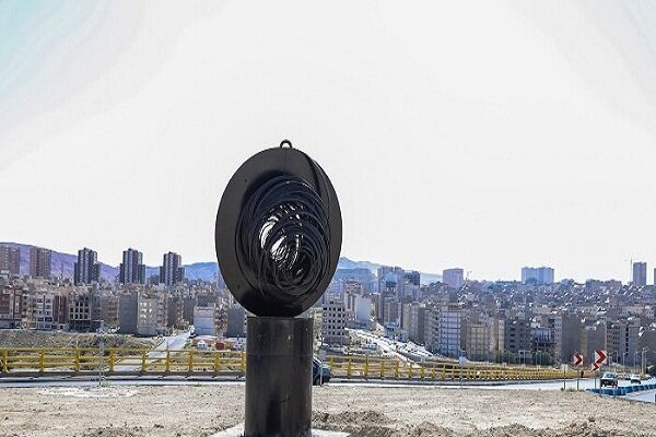 نصب اثر حجمی “گردباد” در ورودی پل ولایت تبریز