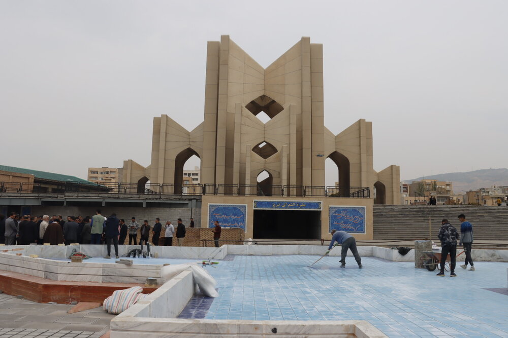 جریان انسان‌محوری در مقبره‌الشعرای تبریز