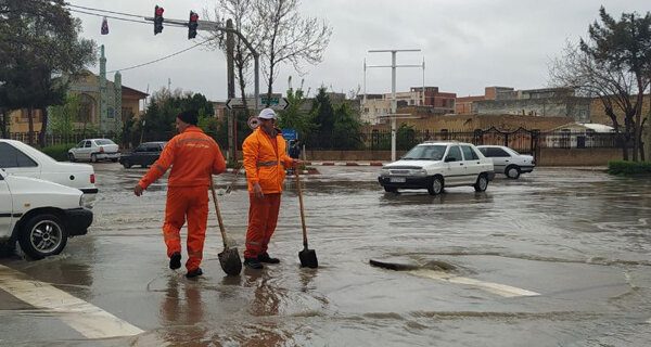 آماده‌باش خدمات شهری تبریز همزمان با بارش برف