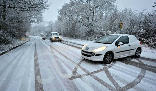 جاده‌های آذربایجان شرقی باز اما لغزنده است