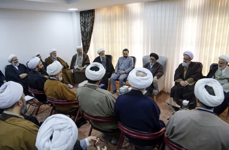 امام جمعه تبریز: ائمه جمعه کمک به دولت را وظیفه خود می دانند