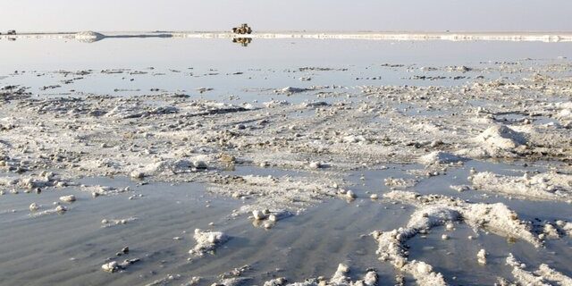 طرح اجرایی به نام مالچ پاشی دریاچه ارومیه نداریم