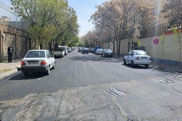 بهسازی خیابان صائب تبریزی با ۱۵۰۰ تن آسفالت