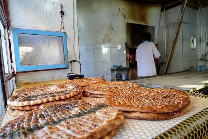 سهمیه آرد و ساعت کاری نانوایان آذربایجان‌شرقی افزایش یابد