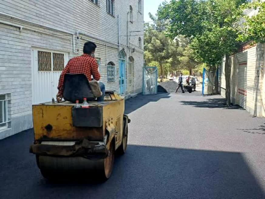 آسفالت‌ریزی یک هزار و ۳۱ تنی شهرداری منطقه ۴ تبریز طی هفته گذشته