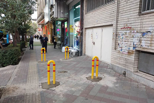 نصب بیش از ۲۰۰۰ موانع ترافیکی در ورودی پیاده راه های حوزه منطقه ۳ تبریز