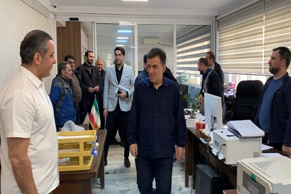 بازدید سرزده شهردار تبریز از شهرداری منطقه ۵ با هدف بررسی سرعت خدمات‌دهی و رضایت شهروندان