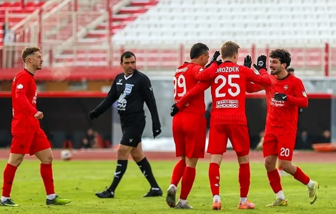 تراکتور قاطعانه بر صدر جدول تکیه زد