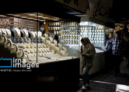 کاهش قیمت طلا در بازار داخلی / مردم در شرایط التهاب از ورود به بازار خودداری کنند