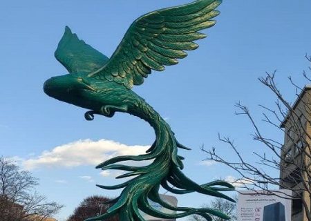 ترمیم و رنگ آمیزی المان سیمرغ در میدان دانشسرا