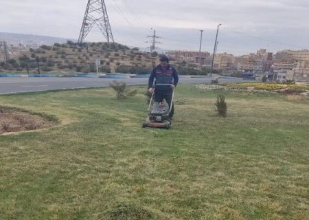 عملیات سرزنی چمن در نواحی سه‌گانه شهرداری منطقه ۵ تبریز اجرا شد