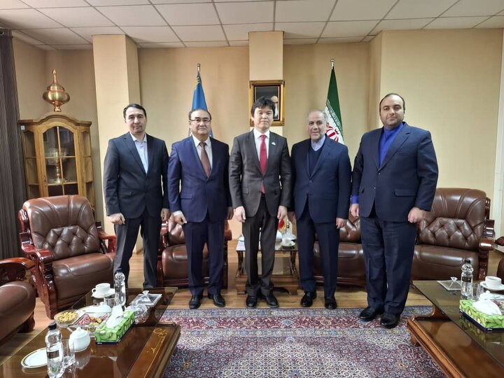دیدار سفیر ایران با رهبر حزب سبز قزاقستان با تأکید بر اهمیت همکاریهای دوجانبه
