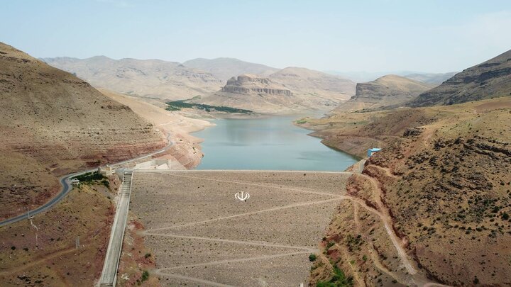 مجموع ذخایر آبی در مخازن سدهای بزرگ آذربایجان شرقی ۱۲ درصد بیشتر از سال قبل است