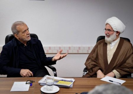 پزشکیان: دستاوردهای نیروهای مسلح در میدان نظامی با صرفه‌جویی در میدان اقتصادی تکمیل شود