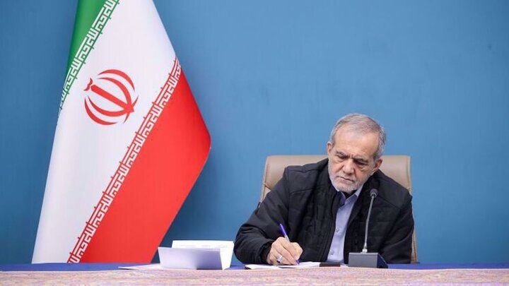 پزشکیان: مشروطه نماد بیداری ملت ایران بود و تبریز شایسته ثبت روز ملی است