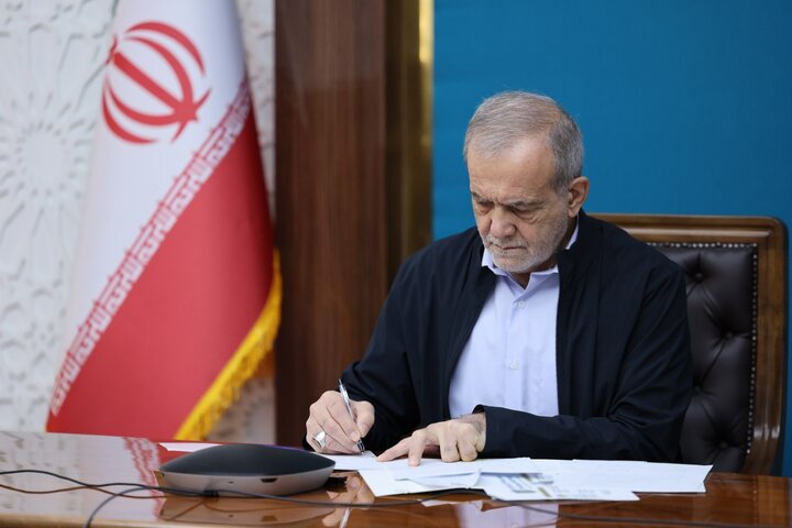 پزشکیان فرا رسیدن روز ملی ترکیه را تبریک گفت